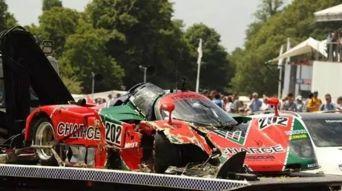 跳楼搬凳子吃瓜,一场另类娱乐的狂欢