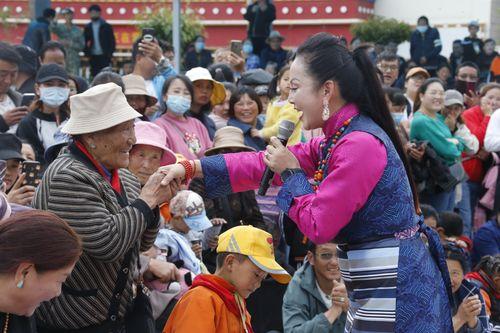 吃瓜西藏德西,吃瓜者的神秘之旅