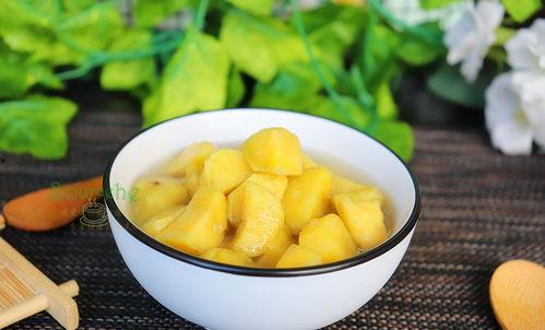 小朋友吃西瓜吃哈密瓜,小朋友西瓜哈密瓜双重美味体验